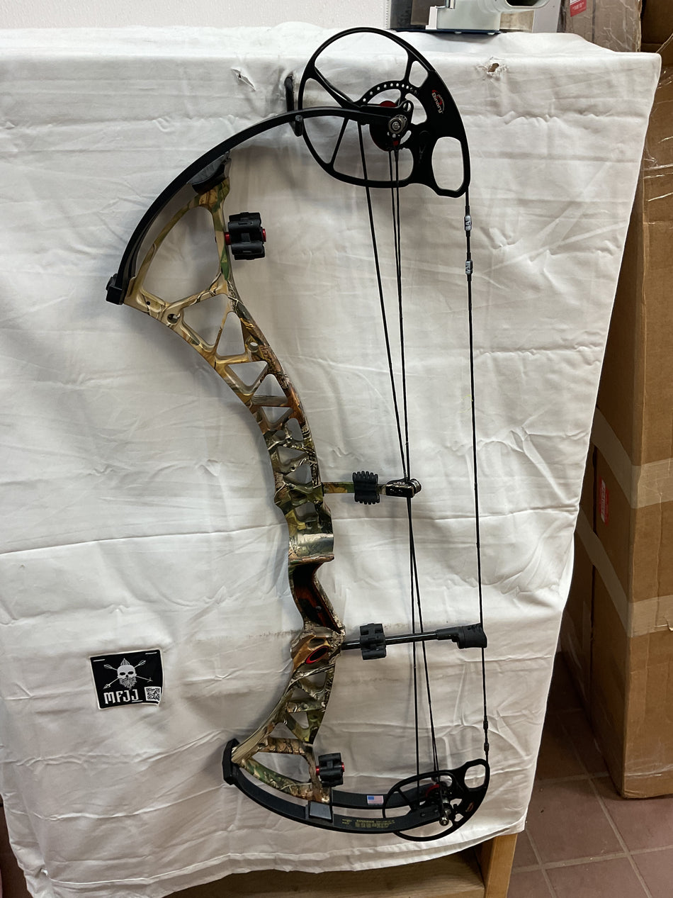 BOWTECH Experience - RH/Mossy Oak/70 - #BTEMO70- 4 - USED BOW!!!
