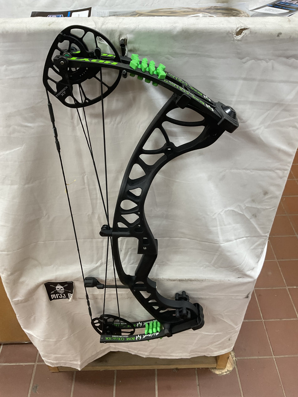 HOYT TORREX XT- RH/Black/70 - #HTRHB70 - 19 - USED BOW!!!