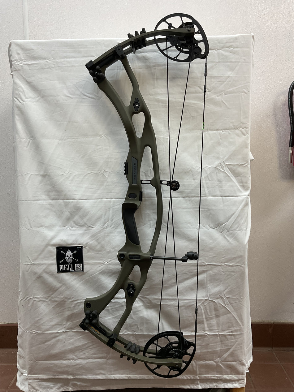 HOYT RX7 ULTRA - RH/WILDERNESS/70 - HRX7URHWIDNS70-4 - USED