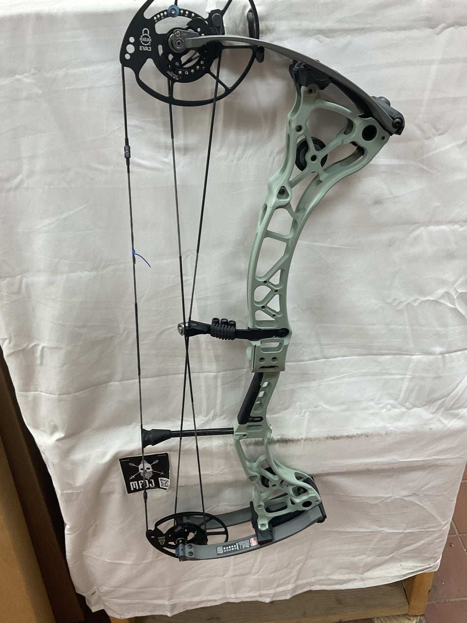 BOWTECH EVA GEN 3 - RH/Forrest/50 - #BEG3RHF50-5 - USED BOW!!!