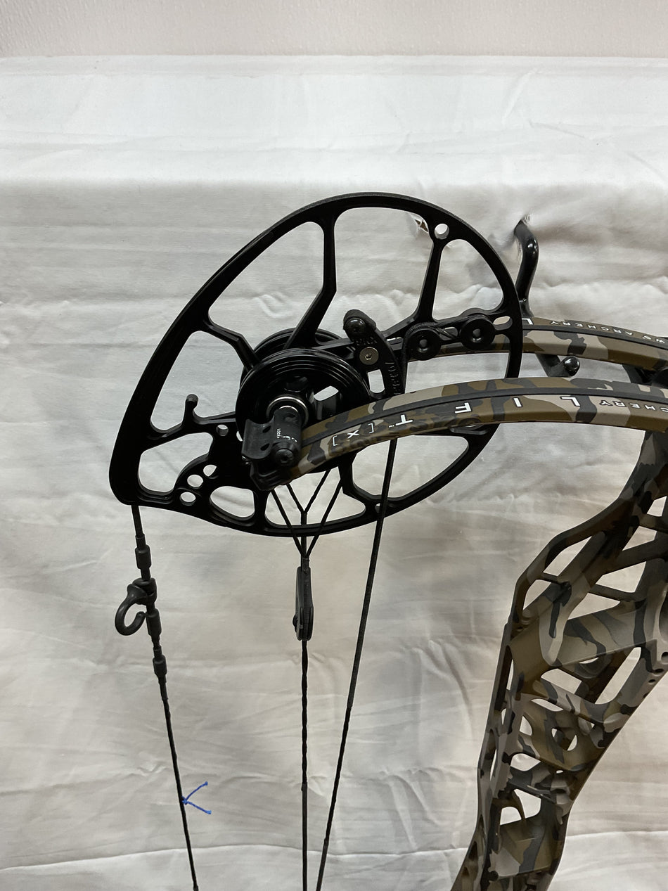 MATHEWS LIFT 33 X - RH/BOTTOMLAND/55-80# - #MLX33RHBTMLND5580-11 - USED BOW!