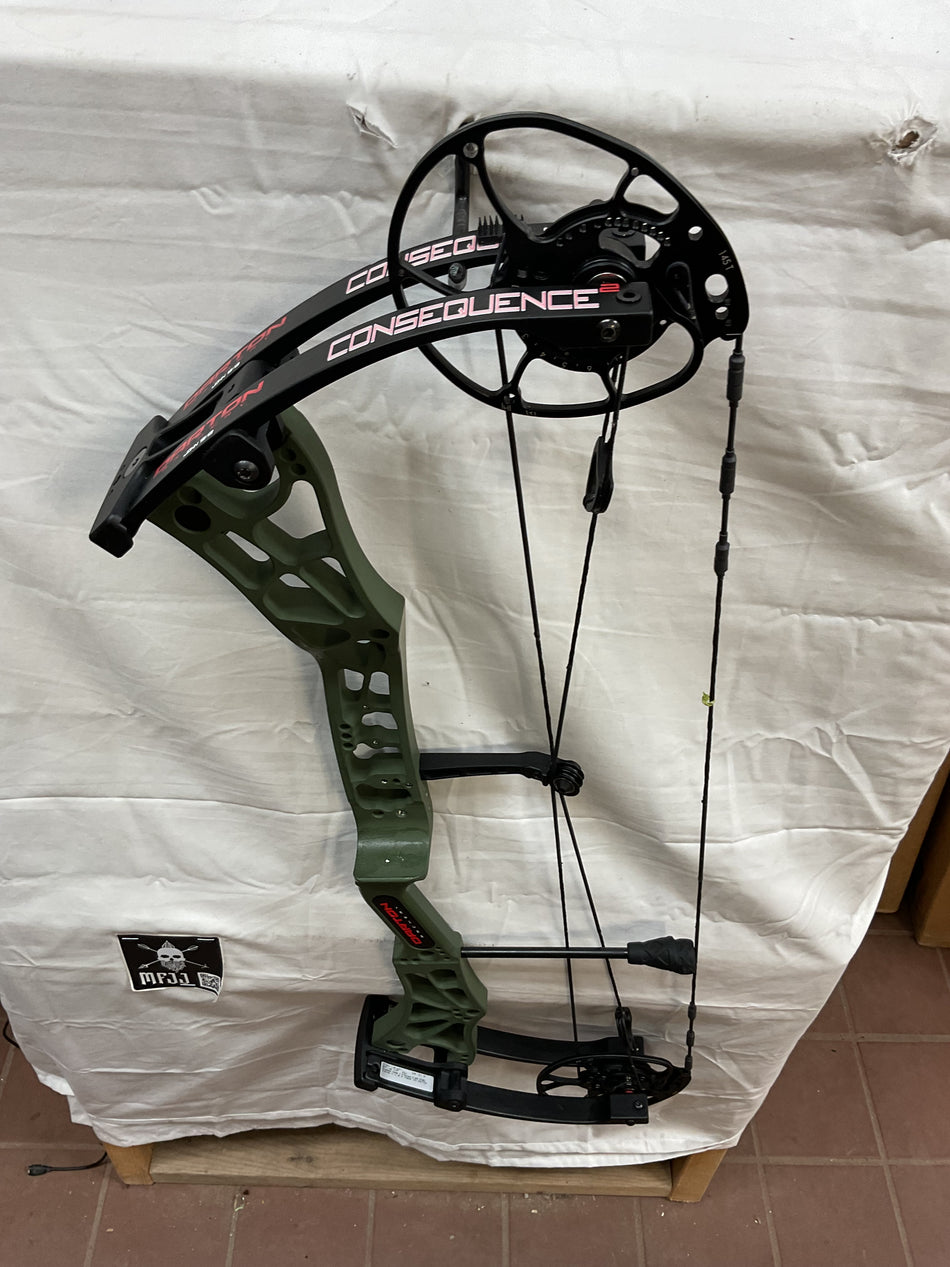 DARTON CONSEQUENCE 2 -RH/OD Green/70 - DC2RHFB70 -6 - USED BOW!!!