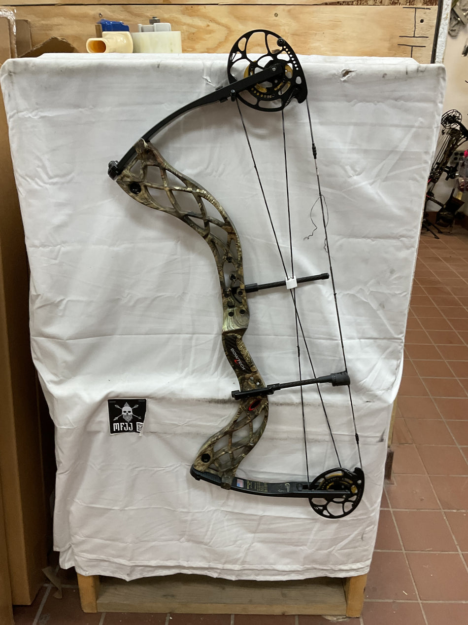 Bowtech Carbon Icon/Mossy Oak/RH-BCIRHMO70-PodiumOutlet-42