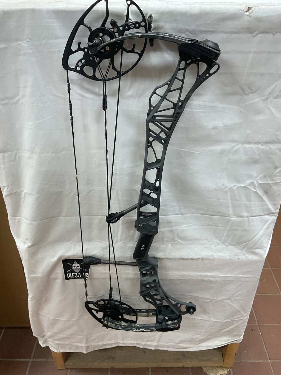 MATHEWS LIFT X 29.5 - RH/Shale-Kuiu/55-80# - #MLX29.5RHSK5580-37-USED BOW!!!
