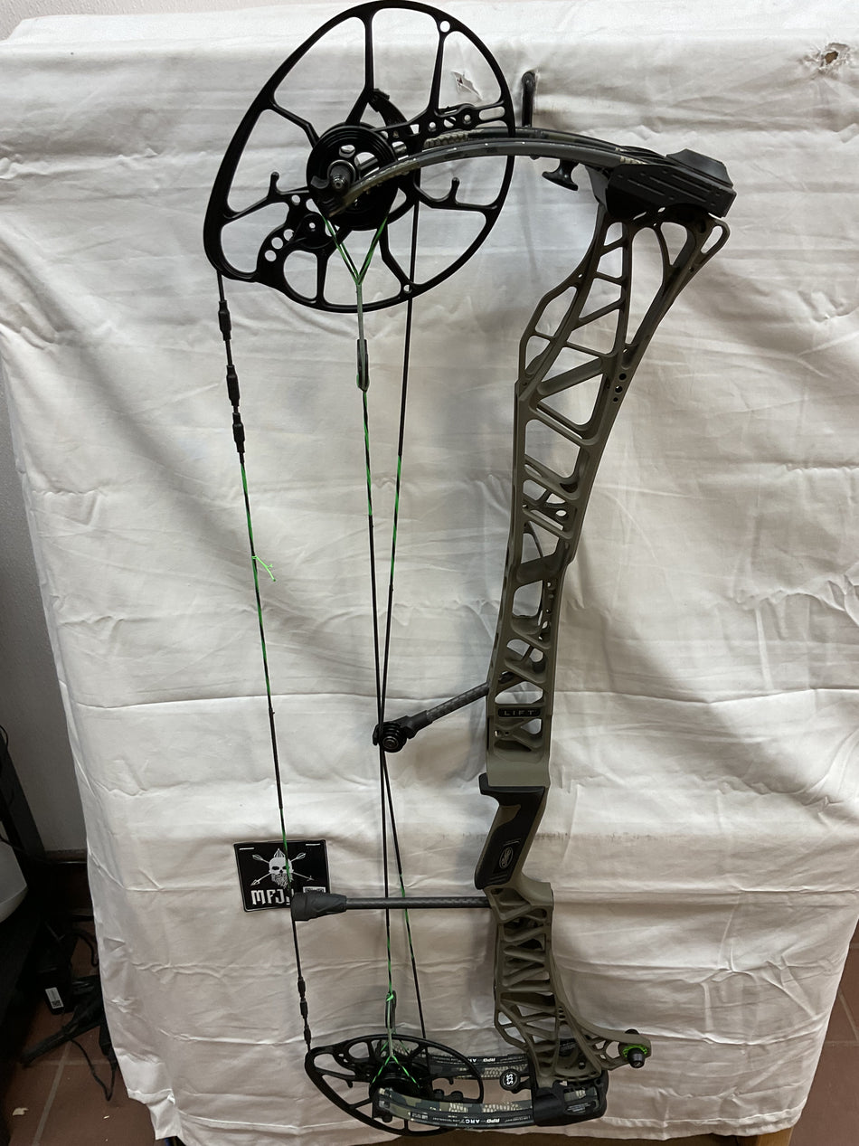 MATHEWS LIFT XD  - LH/AMBUSH-KUIU/50-75# - #MLXDRHAK5580 - 5 - USED BOW!!!!