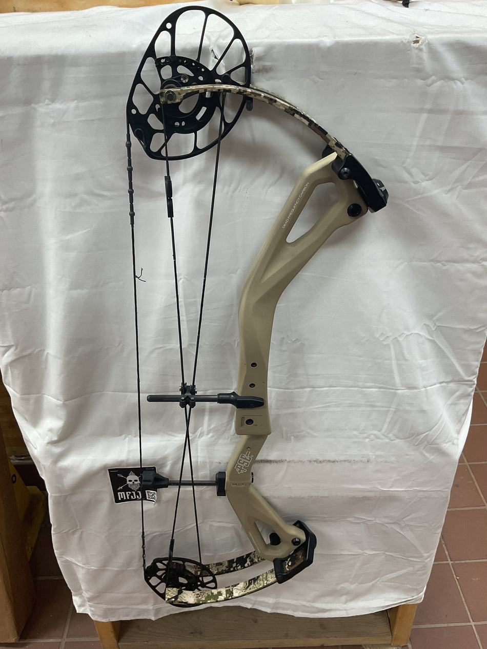 PSE CARBON LEVITATE - RH/Tan-Subalpine/80 - #PSELBS0TSA-6 - USED BOW!!!!