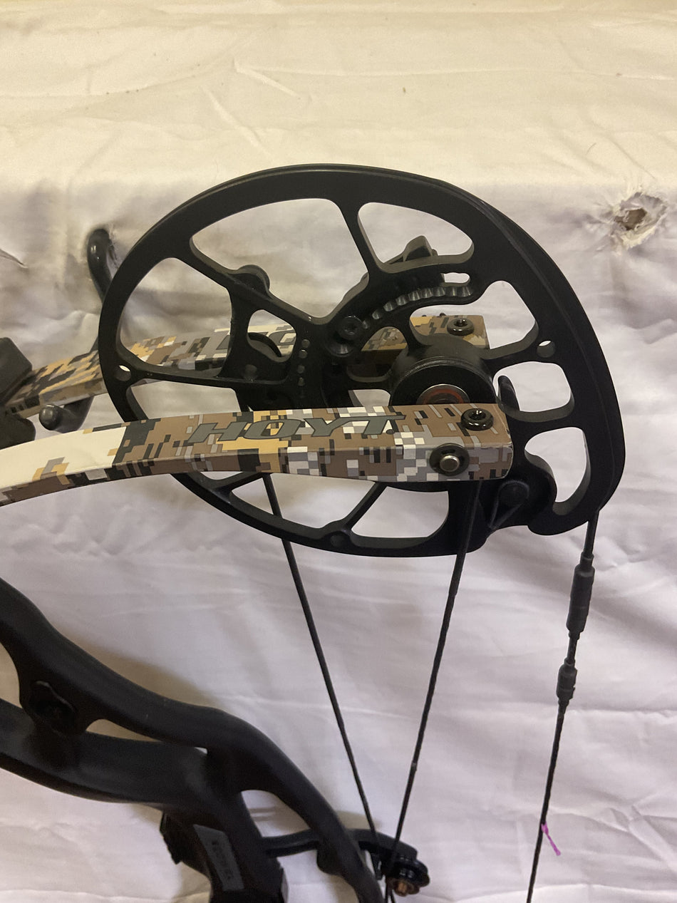 HOYT RX7 - RH/BLACK-ELEVATED II/65 - HRX7RHBLKEVII65- 8 - USED!!!!