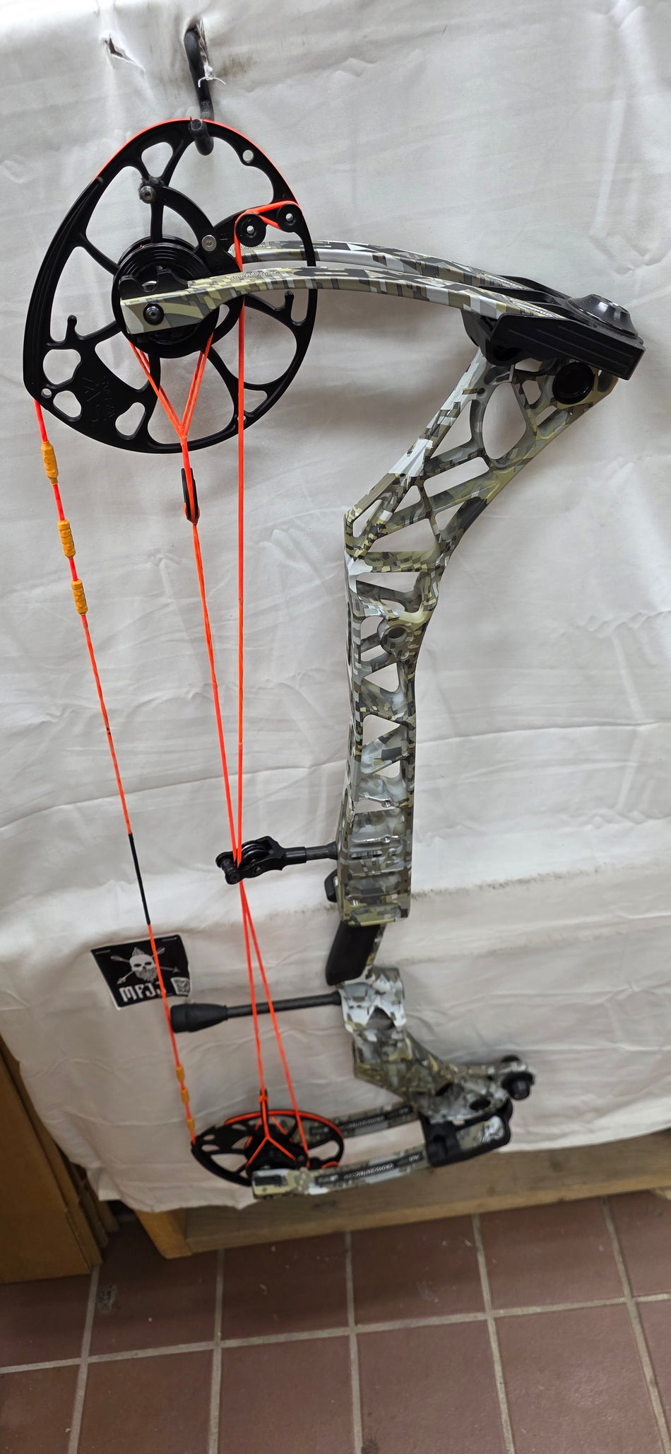 MATHEWS VXR 31.5 - RH/Elevated II/75# - #MVXR315RHEII75 - 8 - USED BOW!!!