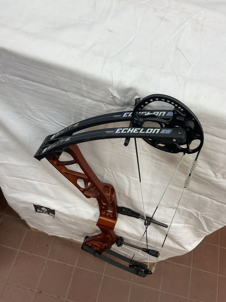 ELITE ECHELON 39- RH/COPPER FLAME/55 - 2 - USED BOW!!!