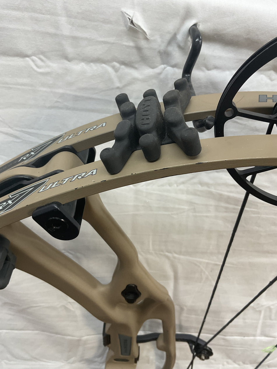 HOYT RX7 ULTRA - RH/BUCKSKIN/60 - HRX7URHBUKS70-7 - USED BOW