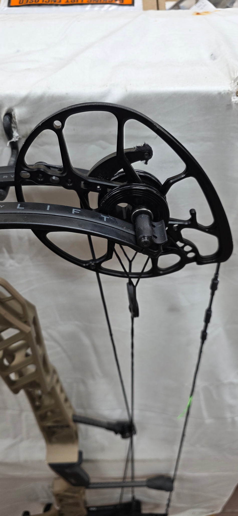 MATHEWS LIFT 33  - RH/EARTH/55-80# - #ML33RHE5580 - 59 - USED BOW!!!