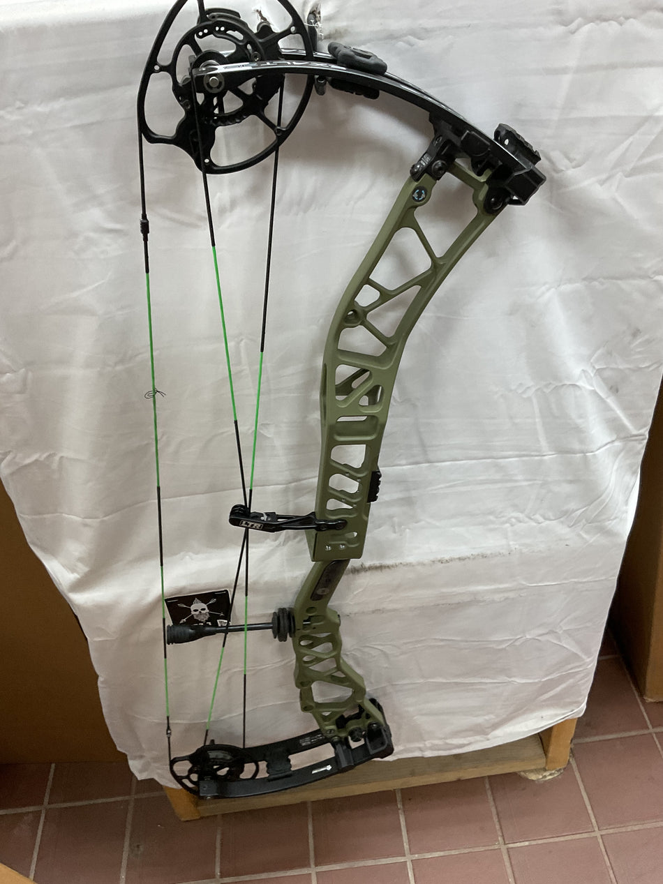 ELITE EXALT 35 - RH/GREEN-BLACK/70 - EE35RHGB70 - 15 - USED BOW!!!!