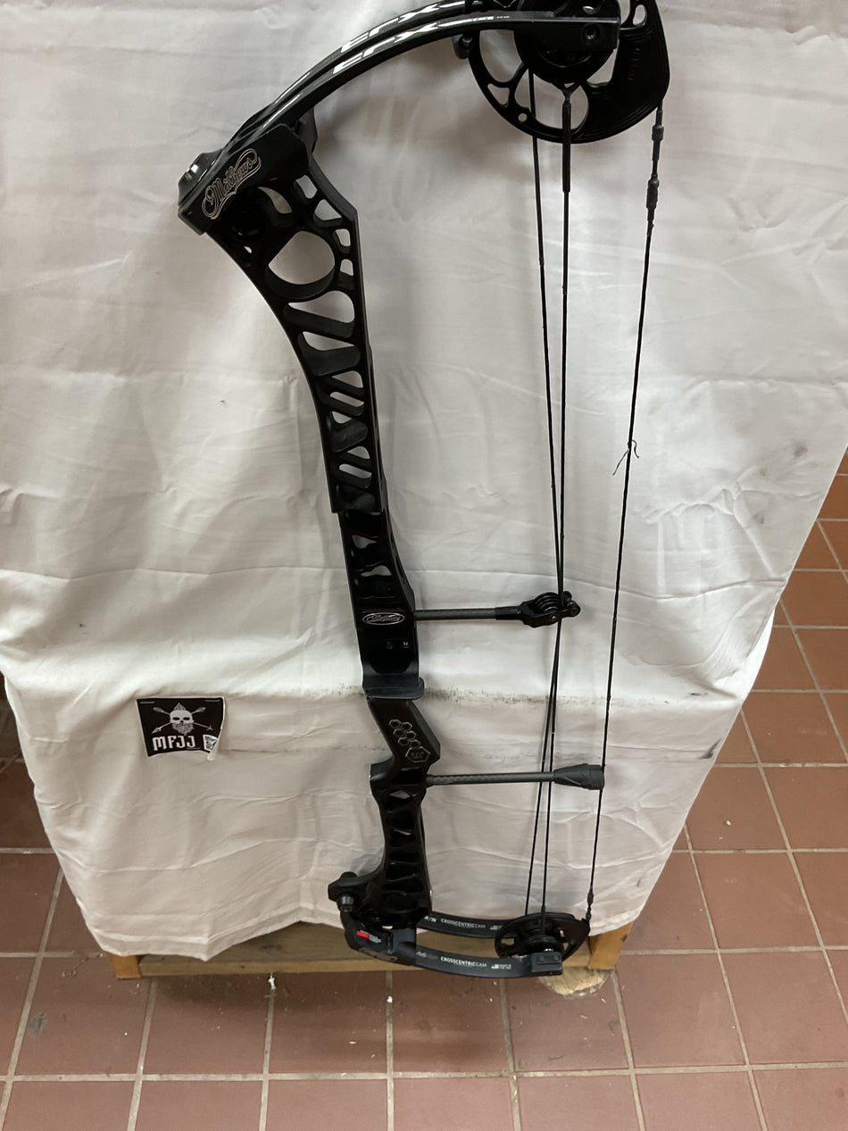 MATHEWS TRX 38 - RH/Black/60 - MTRX38RHB60 - 11 - USED BOW!!!!!