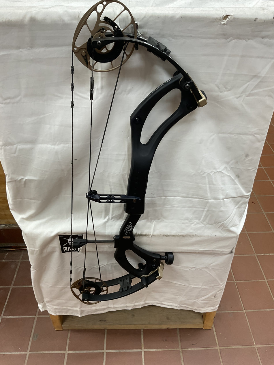 PSE NOCK 30 ES - RH/BLACK/80 - #PN30B80 - 4 - USED BOW!!!
