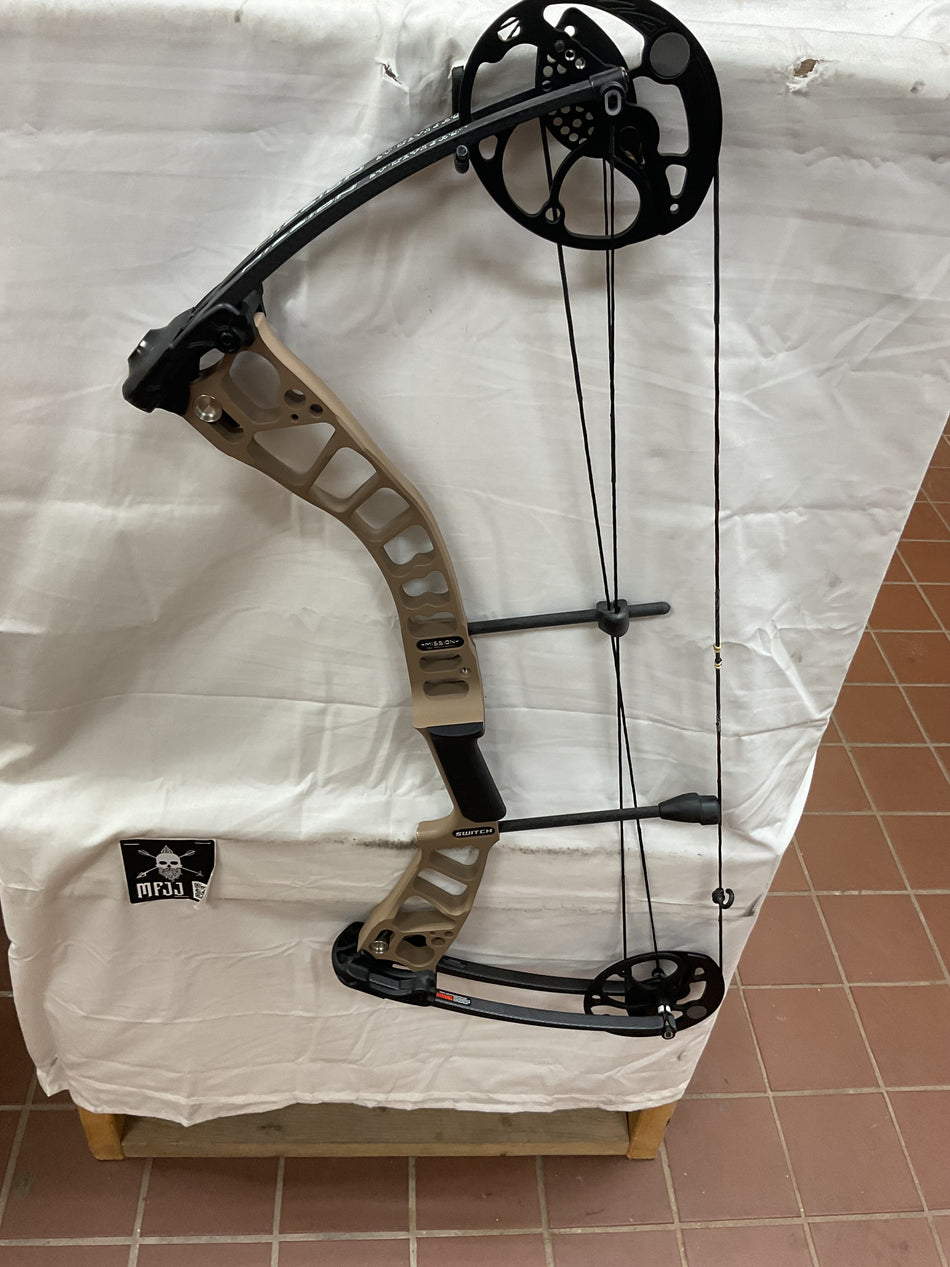 MISSION SWITCH - RH/Earth/70 - #MSRHE70 - 3 - USED BOW!!!