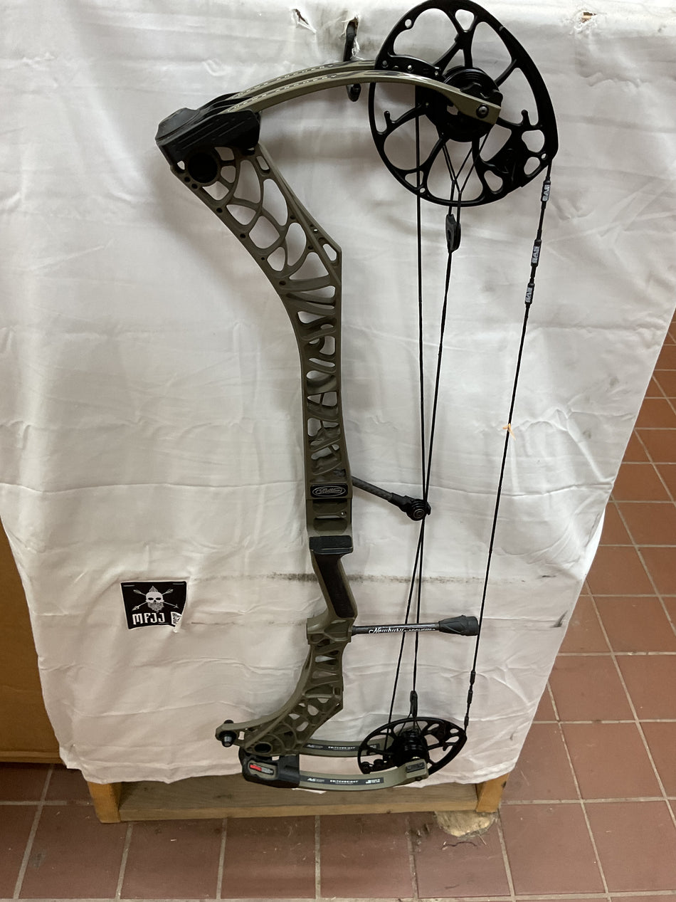 MATHEWS V3X 33 - RH/Ambush Green/60-75# - #MV3X33RHAG75 - 13 - USED BOW!!!