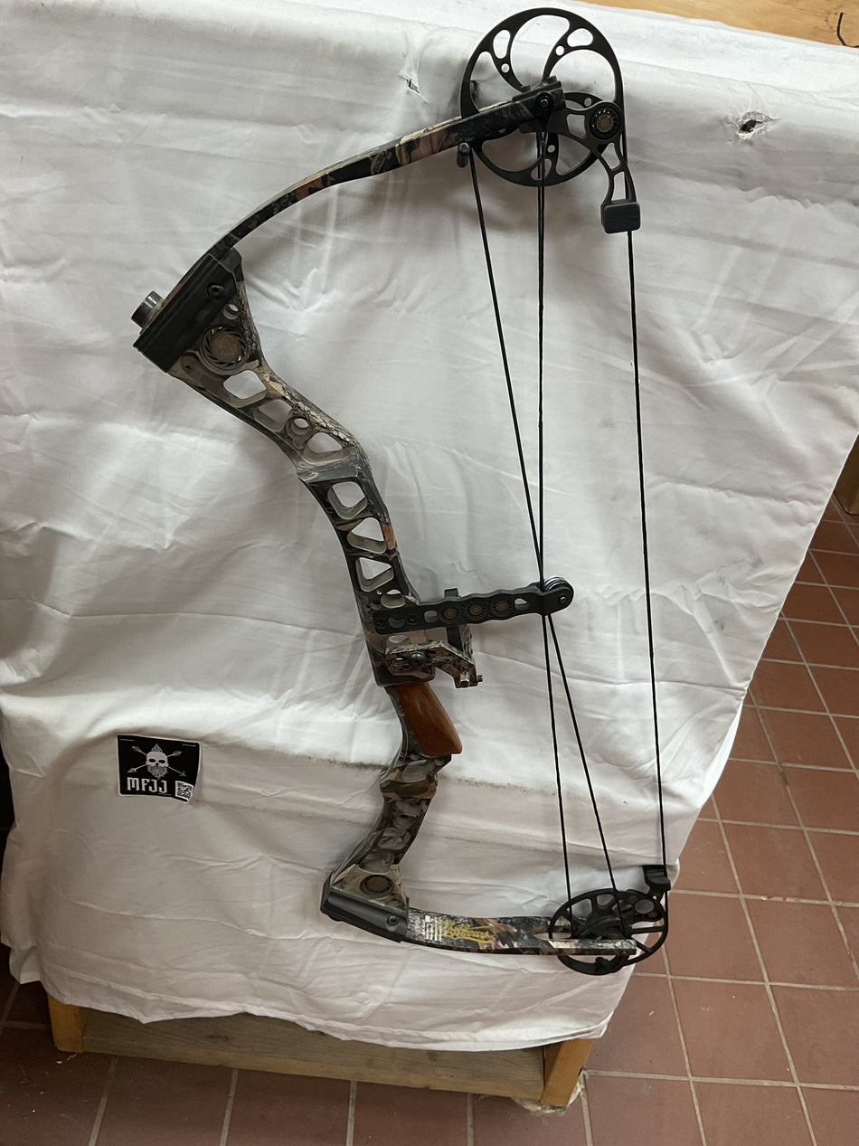 MATHEWS SWITCHBACK XT  - LH/HARDWOODS/60-70# - #MSBLHRTH2970 - 7-Used Bow!!!!