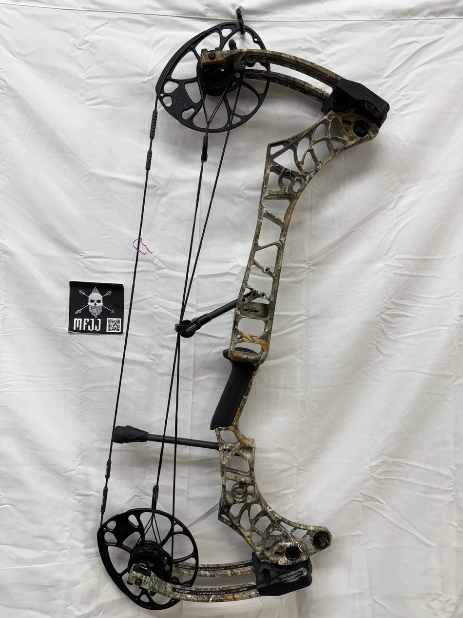 MATHEWS V3 27 - RH/REALTREE EDGE/60-75# - #MV3RH27RT75 - 1 USED BOW!!!