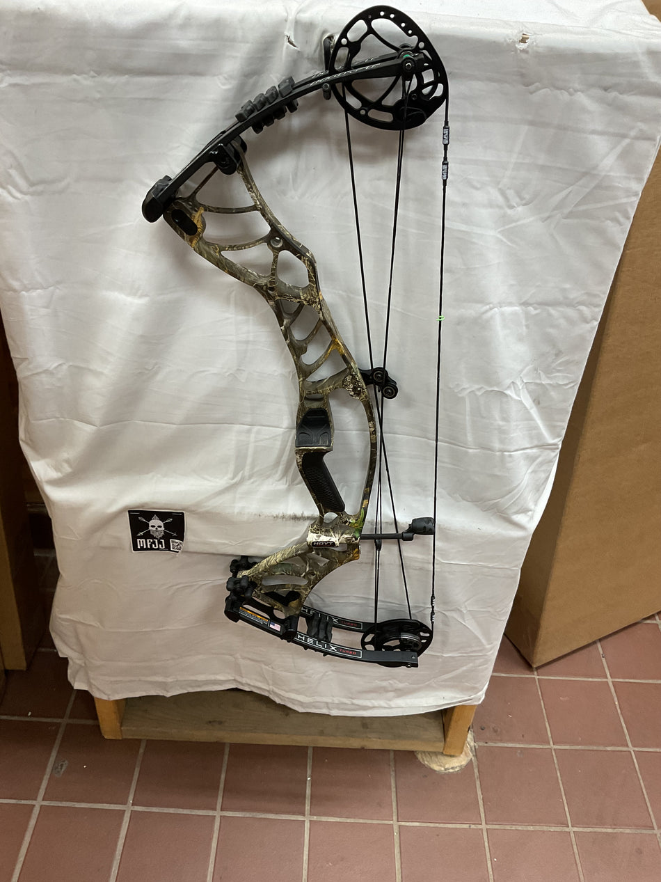 Hoyt Helix Turbo - RH/Realtree/65 - HHTRHRT65 - 1- USED BOW!!