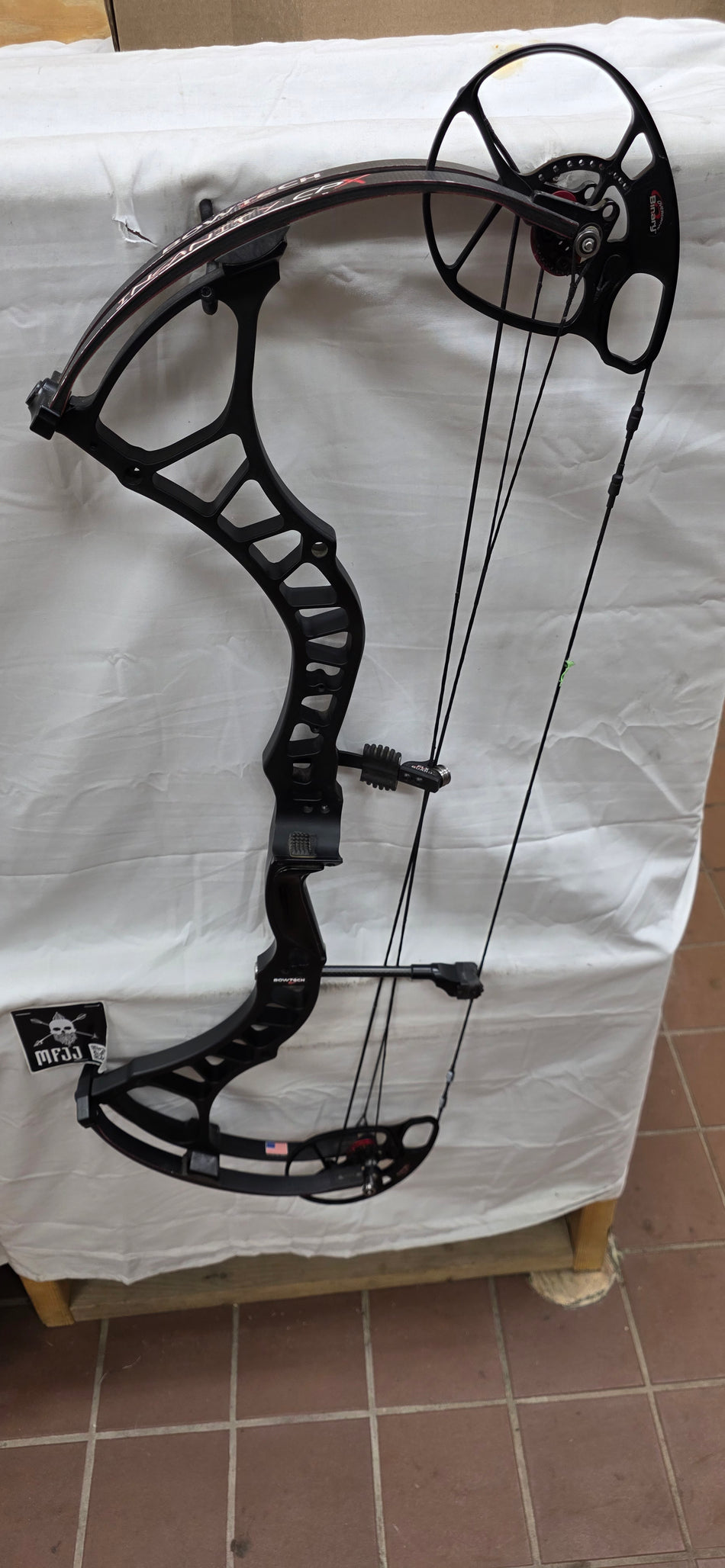 BOWTECH INSANITY CPX - RH/BLACK/60 - BTICPXLHB60 - 6 - USED BOW!!!