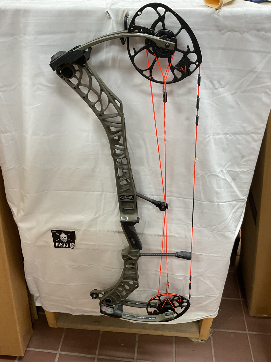 MATHEWS V3X 33 - RH/Ambush/60-75# - #MV3X33RHA75 - 10 - USED BOW!!!