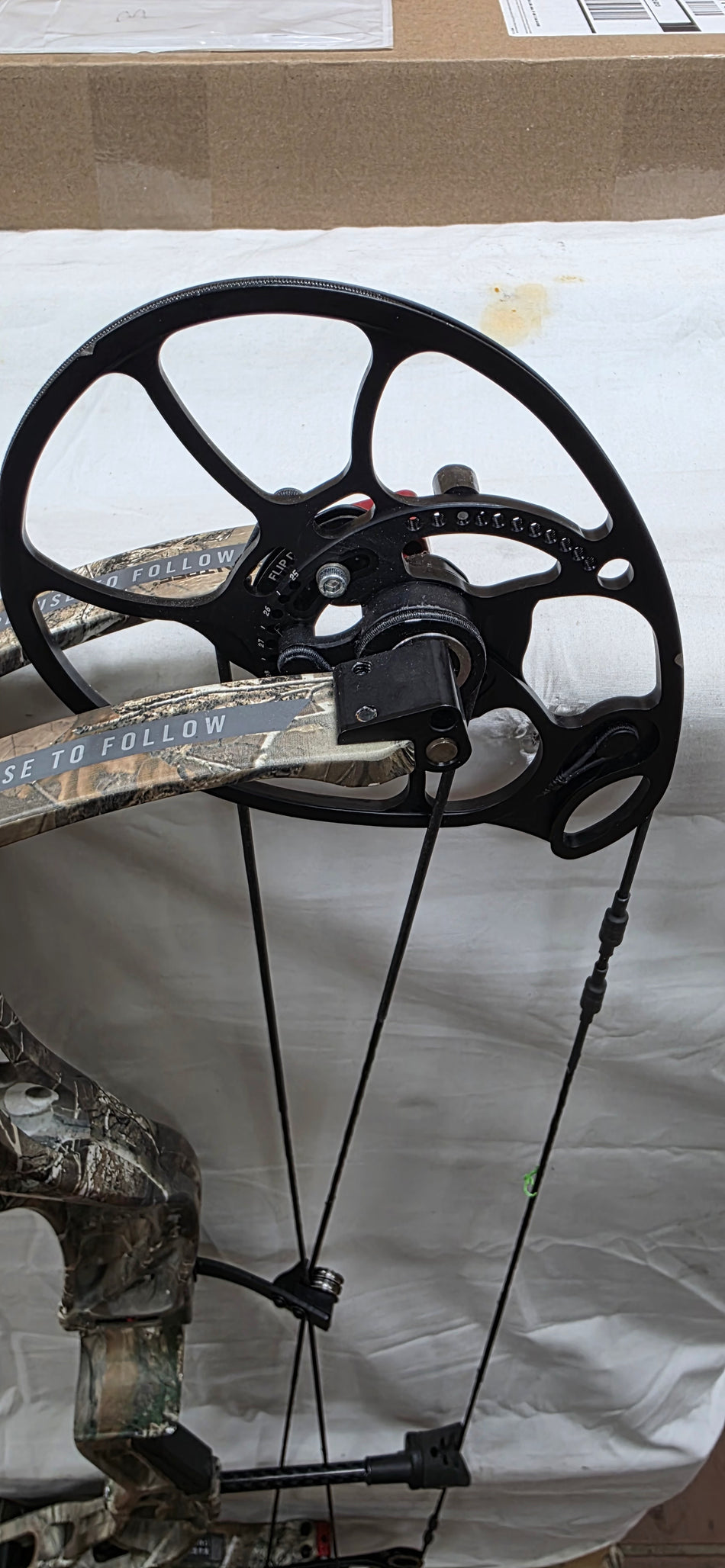 BOWTECH SR350 - RH/Realtree/70 - #BSR350RHRT70 - 3 - USED BOW!!!