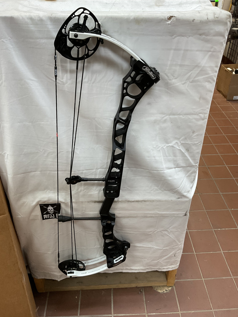MATHEWS TRX 36 - RH/Black/50 - MTRX36RHB50 - 6 - USED BOW!!!!!