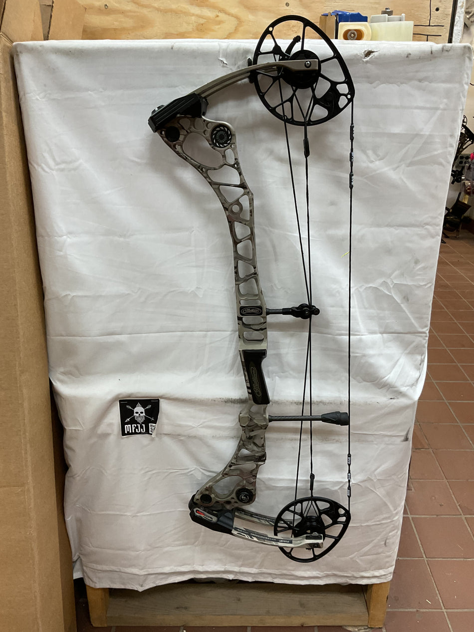 MATHEWS HALON 32 6 - RH/Under Armour/70 - #MH326RHUA70 - 16- USED BOW!!!!