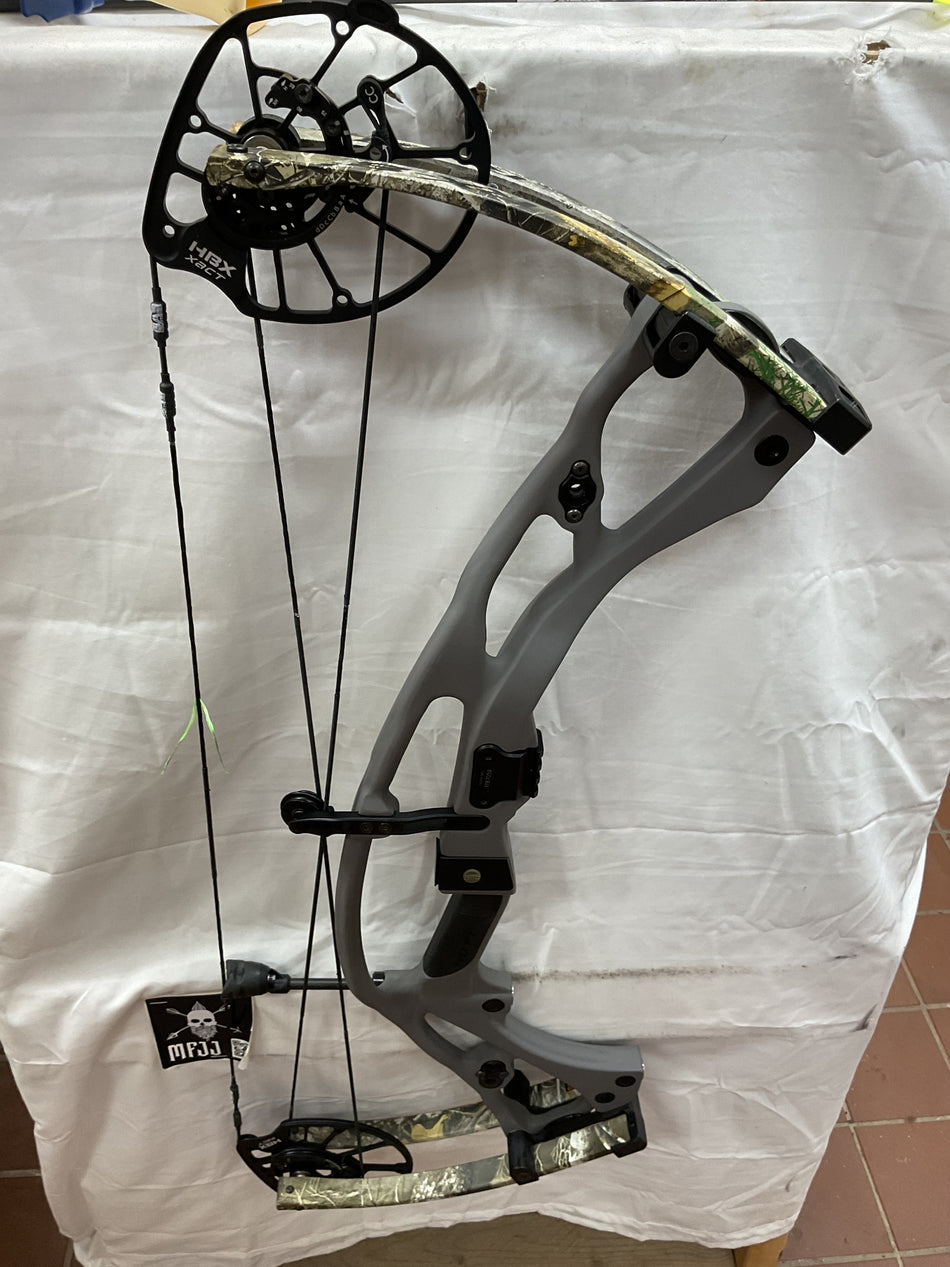 HOYT RX8 - RH/Tombstone-Realtree/80 - HRX8RHTSRT80 - 6 - USED BOW!!!!