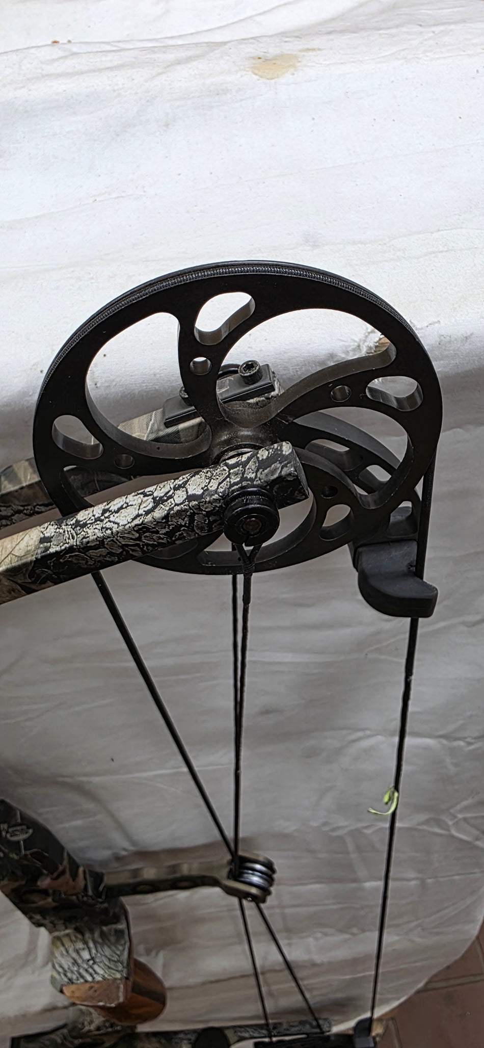 MATHEWS SWITCHBACK  - RH/HARDWOODS/50-60# - #MSBRHRTH2960 - 8 - Used Bow!!!!