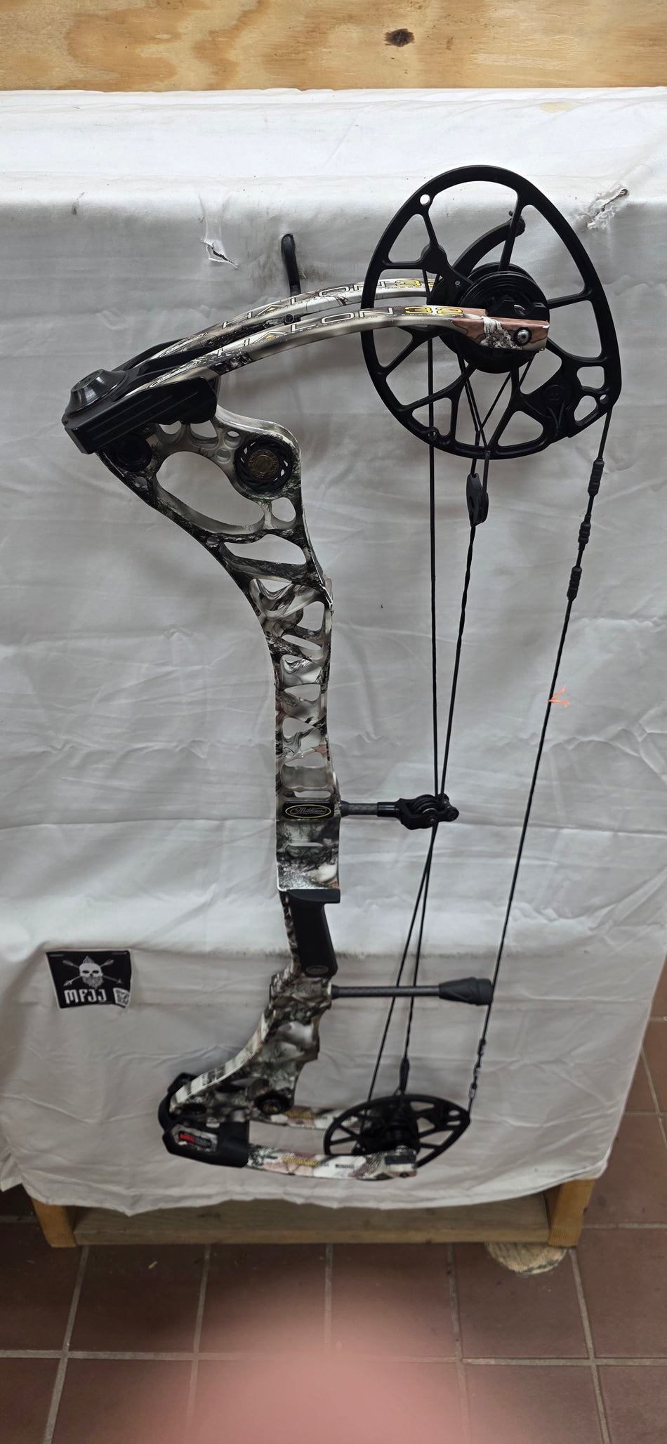 MATHEWS HALON 32 6 - RH/Lost Camo OT/70 - #MH326RHLCOT70 - 15 - USED BOW!!!!