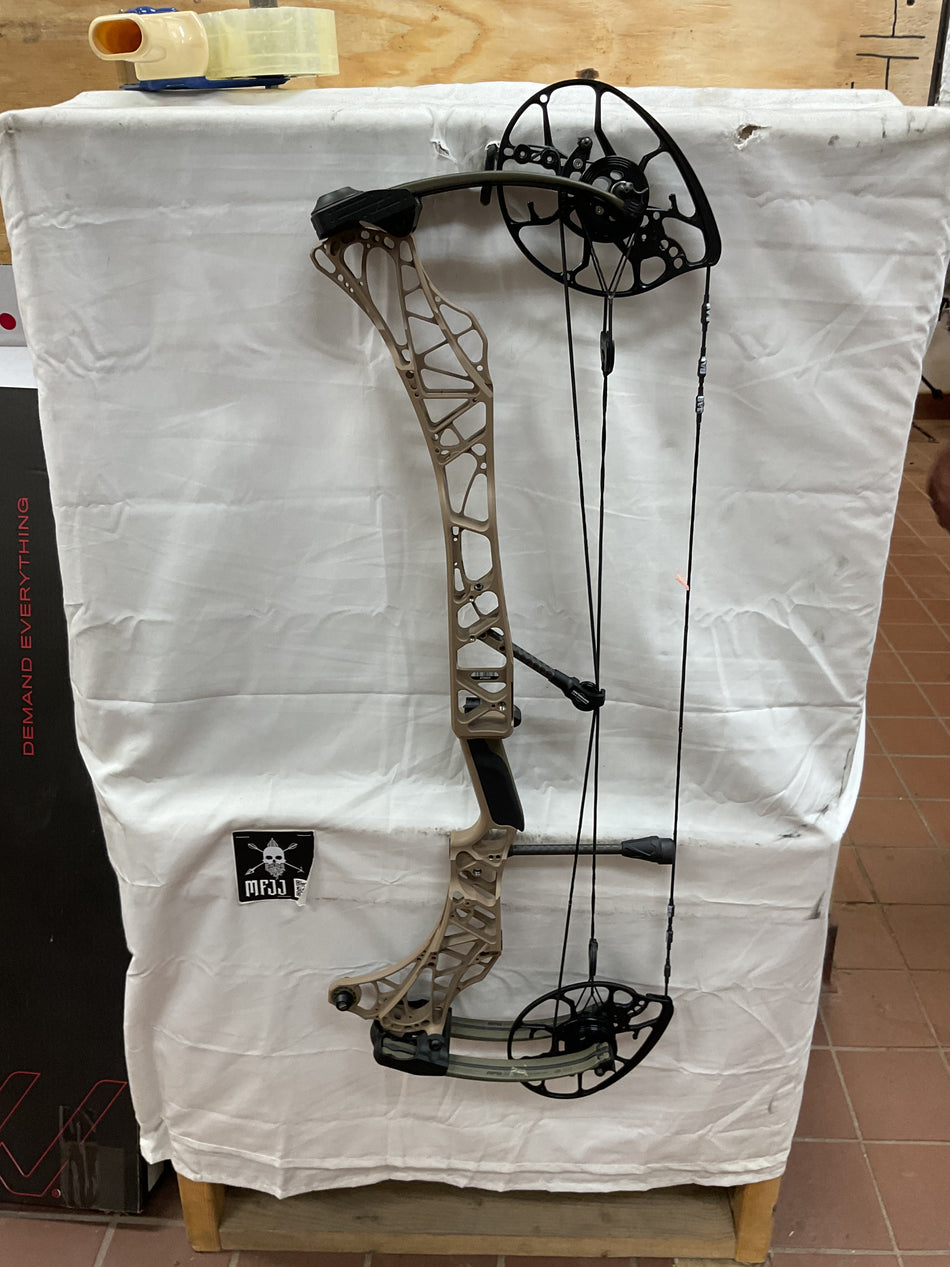 MATHEWS LIFT 29.5 - RH/Earth-Ambush Green/55-80 - ML295RHEAG5580 - 37 - USED BOW!!!