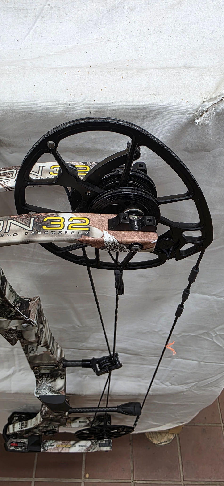 MATHEWS HALON 32 6 - RH/Lost Camo OT/70 - #MH326RHLCOT70 - 15 - USED BOW!!!!