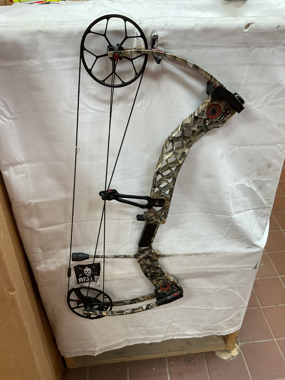 MATHEWS CREED XS - RH/LOST/70# - #MCXSRH2870 - 8 - USED BOW!!!!
