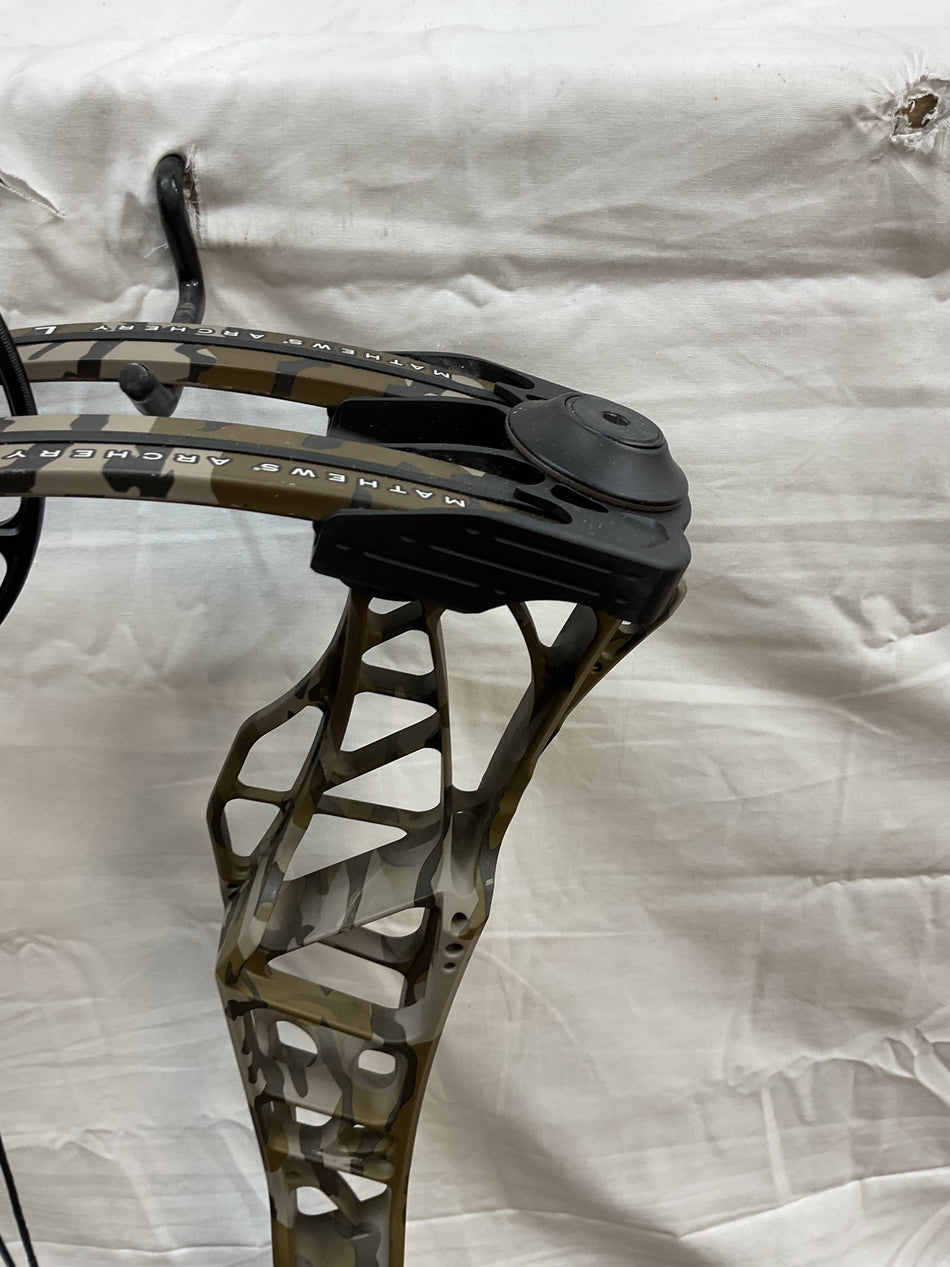 MATHEWS LIFT 33  - RH/BOTTOMLAND/55-80 - ML33RHBTM5580- 37 - USED BOW!!!!