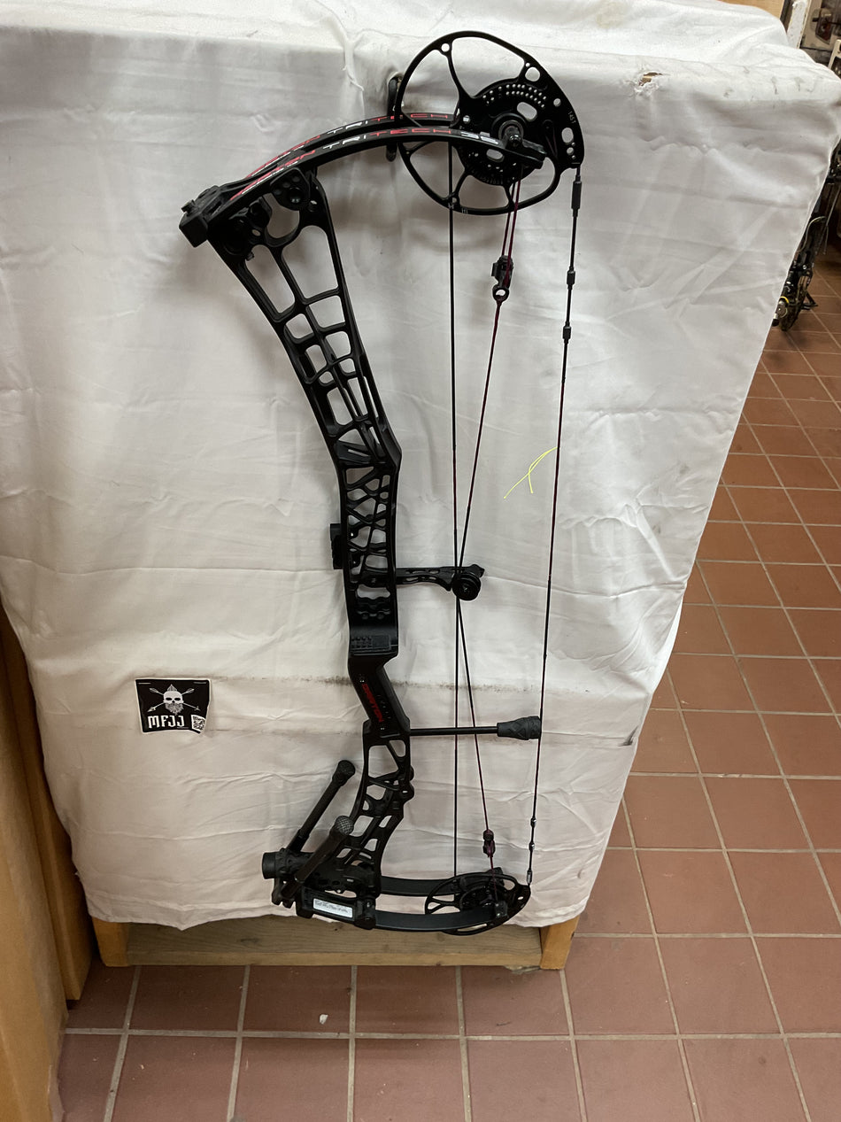 DARTON Tri-Tech 35 - RH/Black/70 - #DTT35RHB70 - 2 -USED BOW!!!