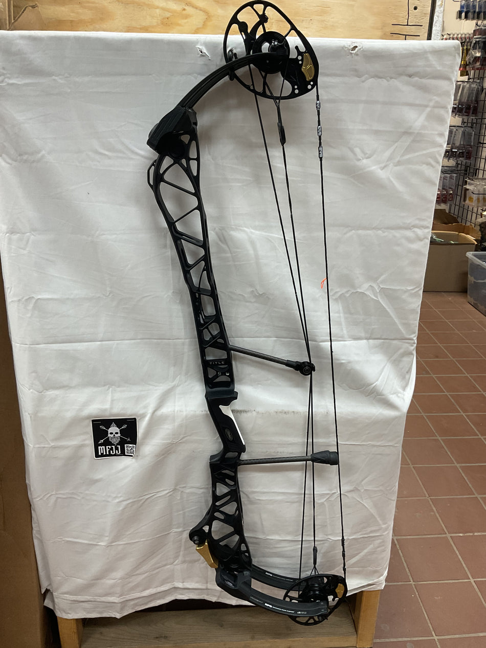 MATHEWS TITLE 38 GEN 2 - RH/BLACK/70 - 6 - USED BOW!!!