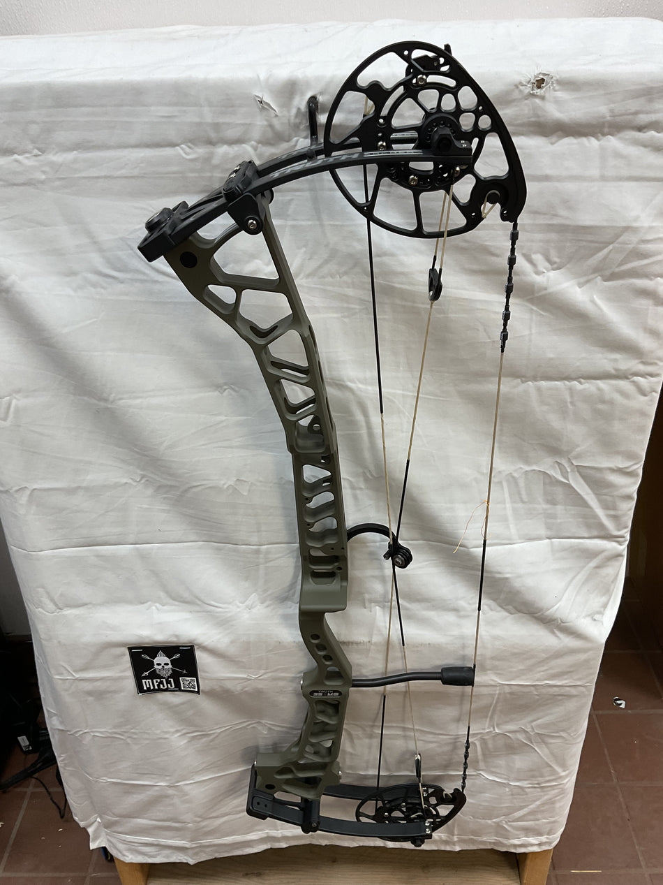 TRUTH MG35 RH/OLIVE GREEN-BLACK/50#- T35MGRHOGB50 - 1 - USED BOW!!!!!