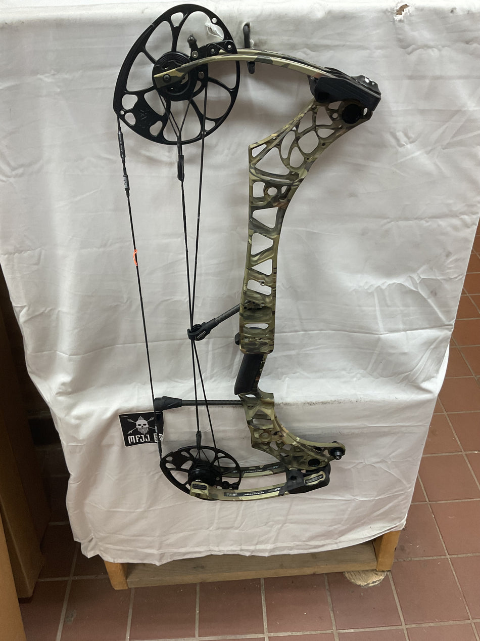 MATHEWS V3 27 - RH/Under Armour/75 - MV327RHUA75 - 18 - USED BOW!!!!