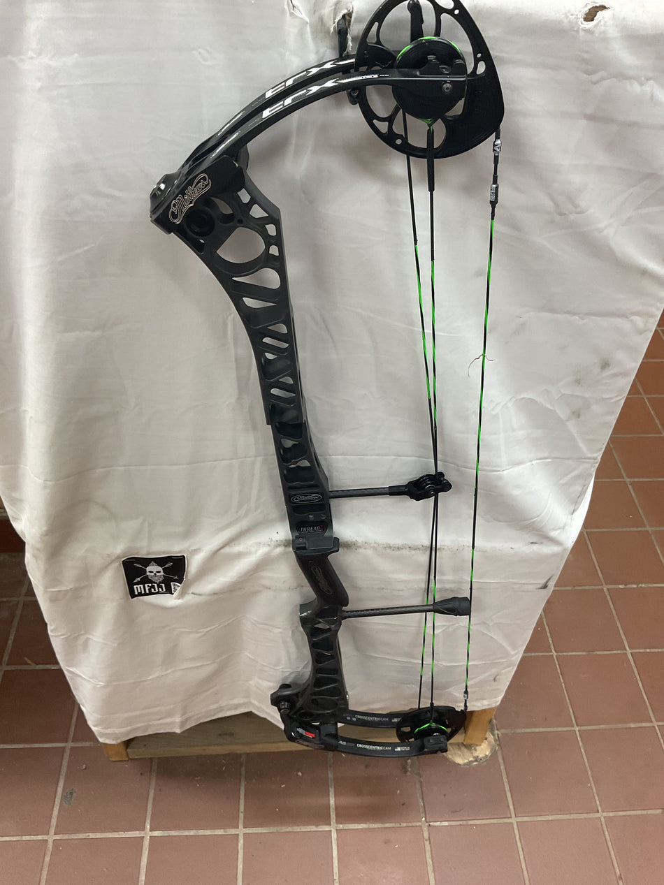 MATHEWS TRX 38 G2 - RH/Stone/70 - MTRX38RHS70 - 13 - USED BOW!!!!!