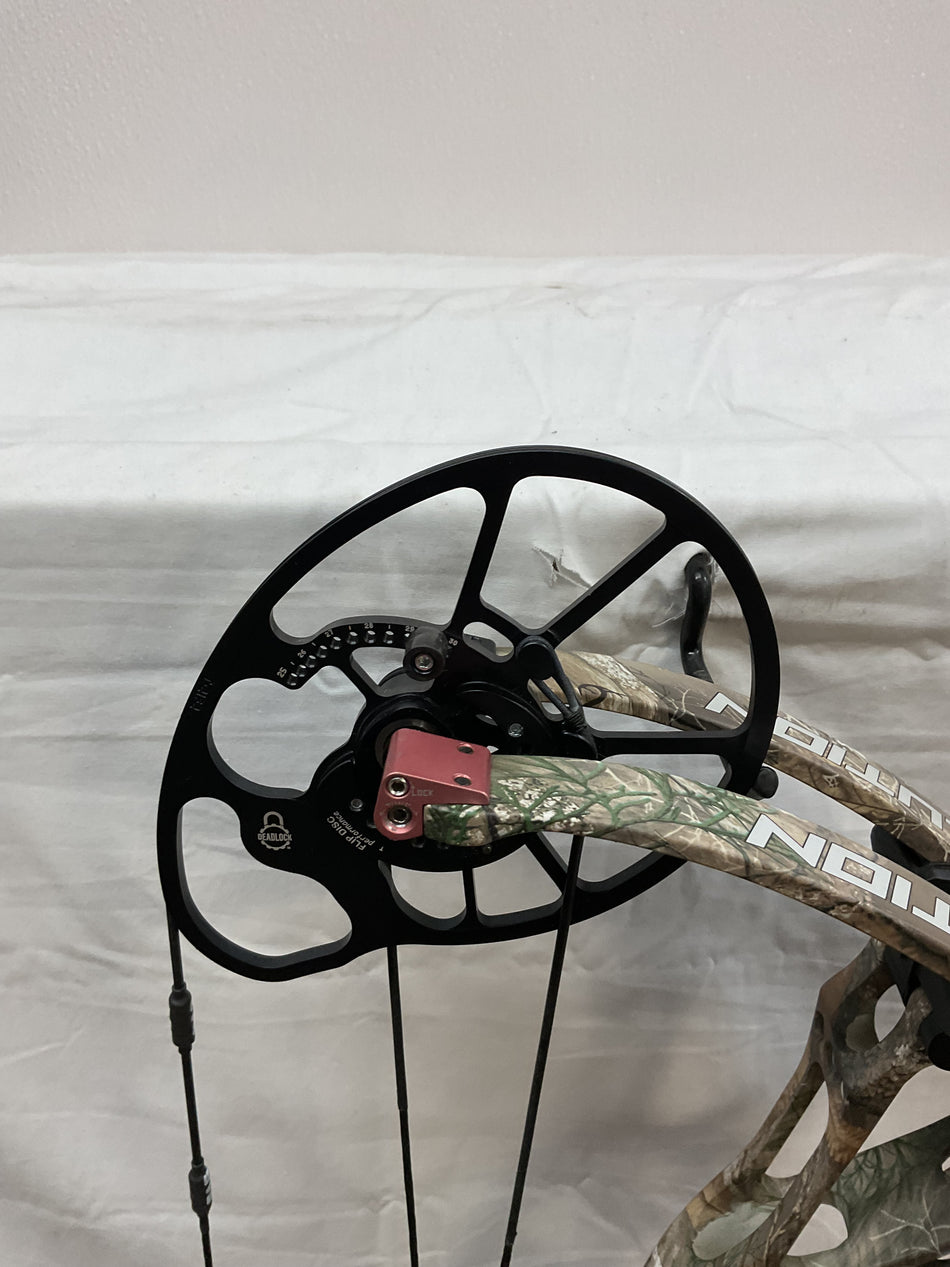 BOWTECH SOLUTION - RH/REALTREE/70 - #BSOLRHRTE70 - 4 - USED BOW!!!