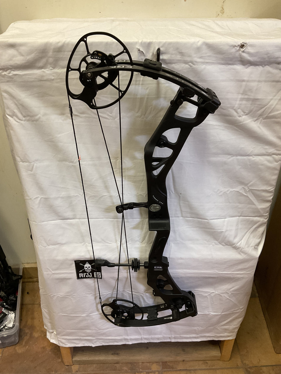 ELITE CARBON ERA - LH/BLACK/70 - #ECELHB70 - 2 - USED BOW!!!