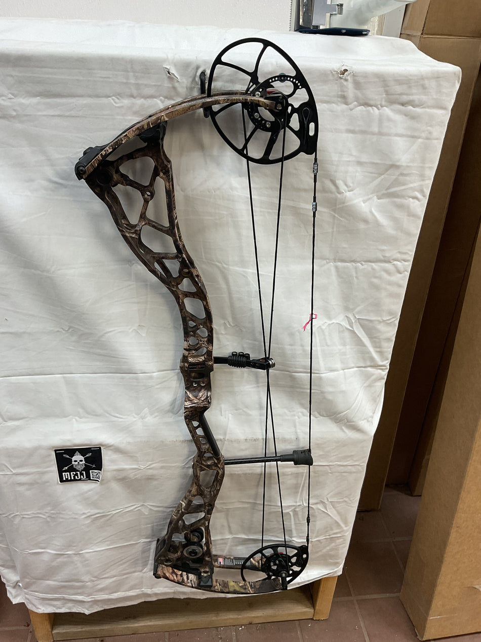 BOWTECH SS34 RH/MossyOak/70 - BTSS34RHMO70- 5 - USED BOW!!!!!