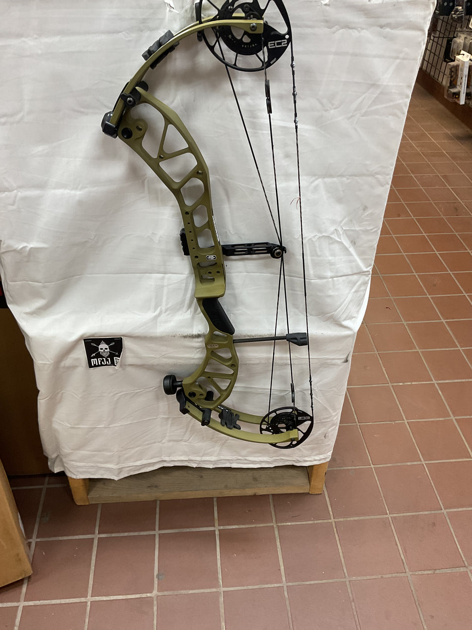 PSE DECREE - RH/Olive Green/70 - #PSERHOG80-4- USED BOW!!!