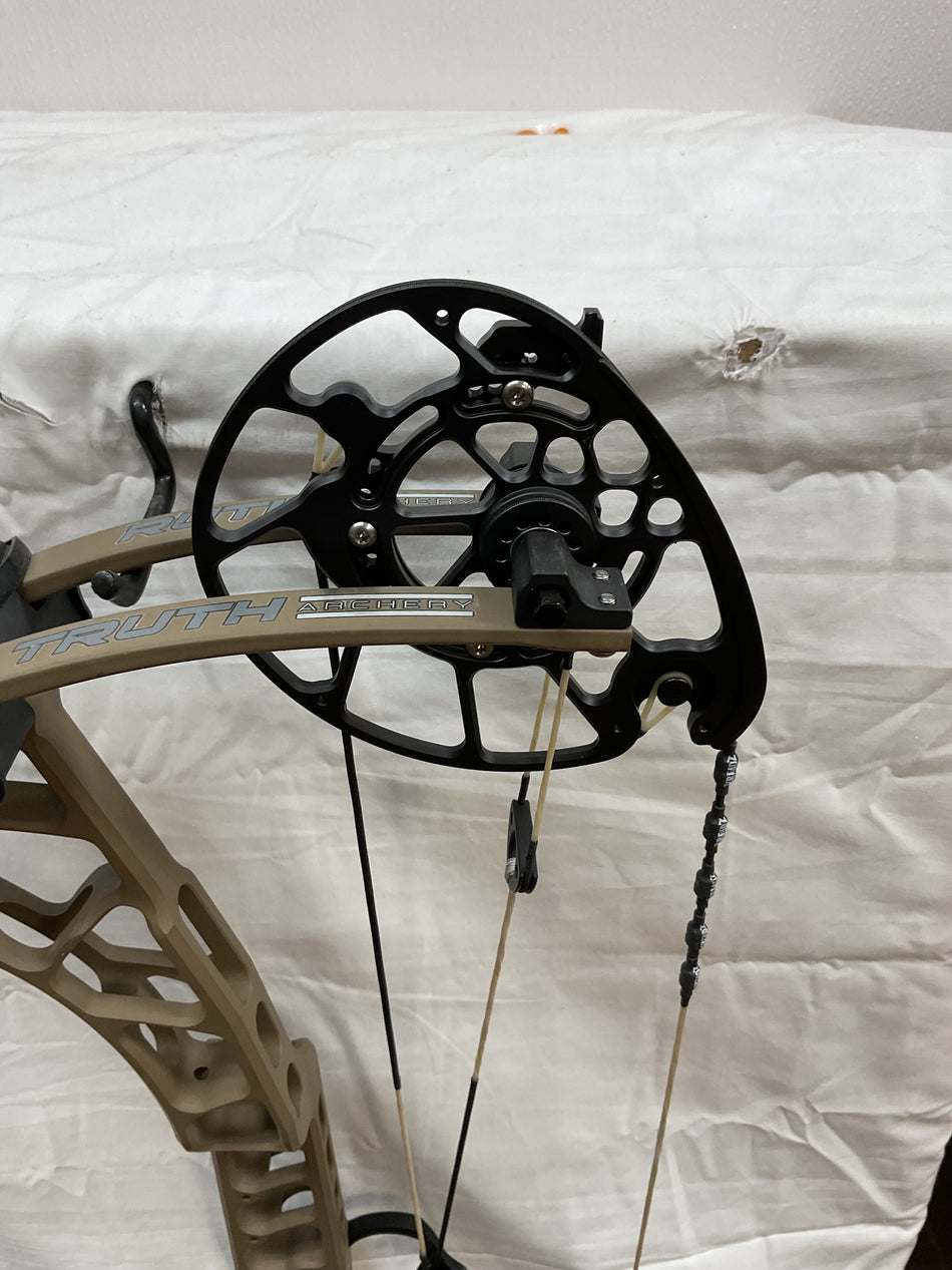 TRUTH MG33 RH/TAN/60#- T33MGRHT60 - 1 - USED BOW!!!!!