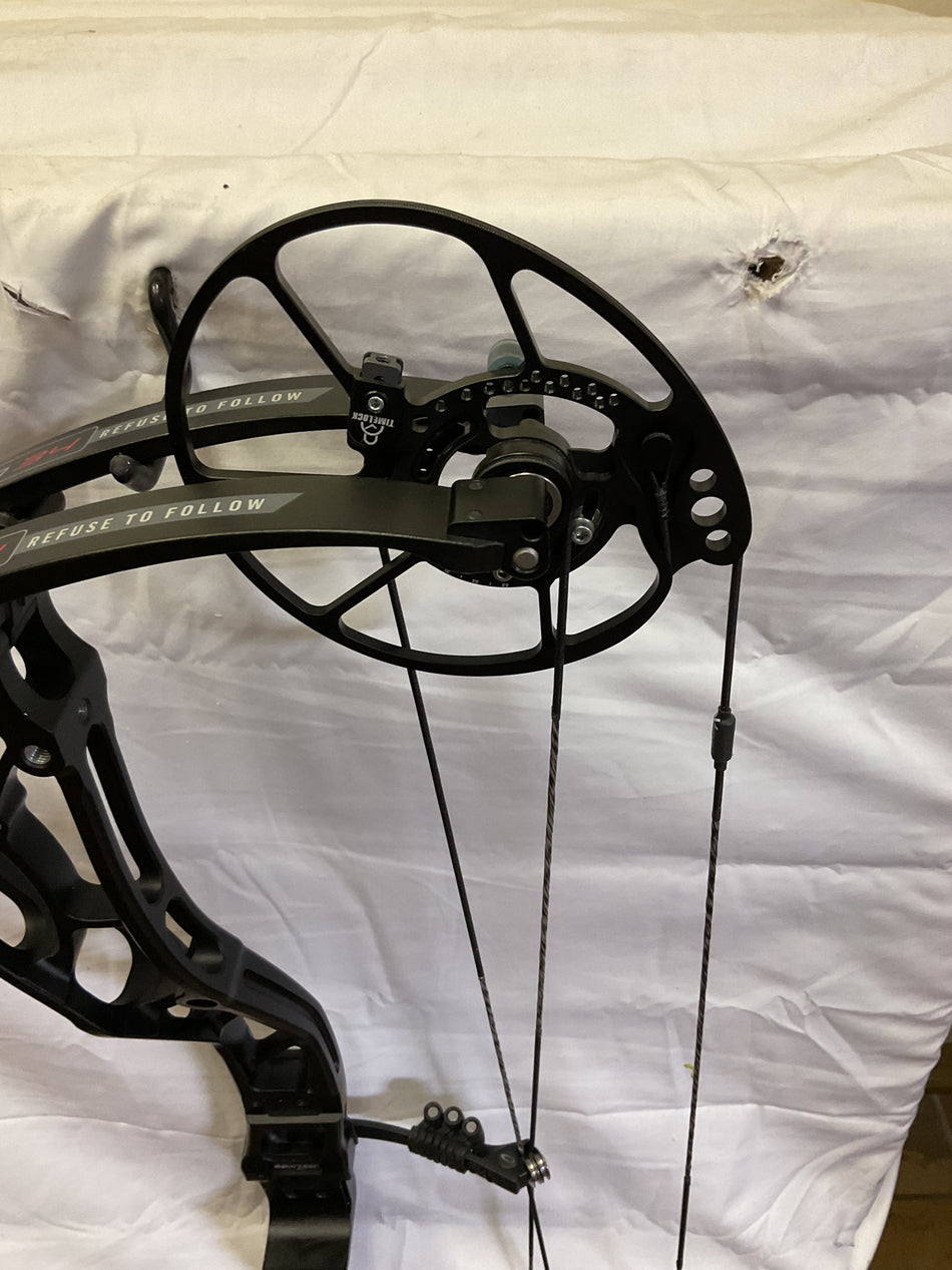 BOWTECH PROVEN 34 LD - RH/BLACK/70 - #BP34LDB70-10 - USED BOW!!!