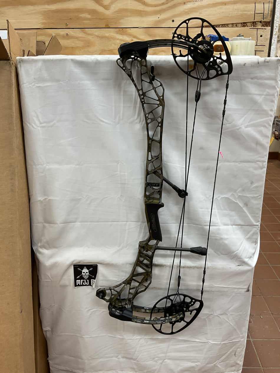 MATHEWS LIFT 29.5 - RH/Bottomland/55-80 - ML295RHBTM5580 - 41 - USED BOW!!!