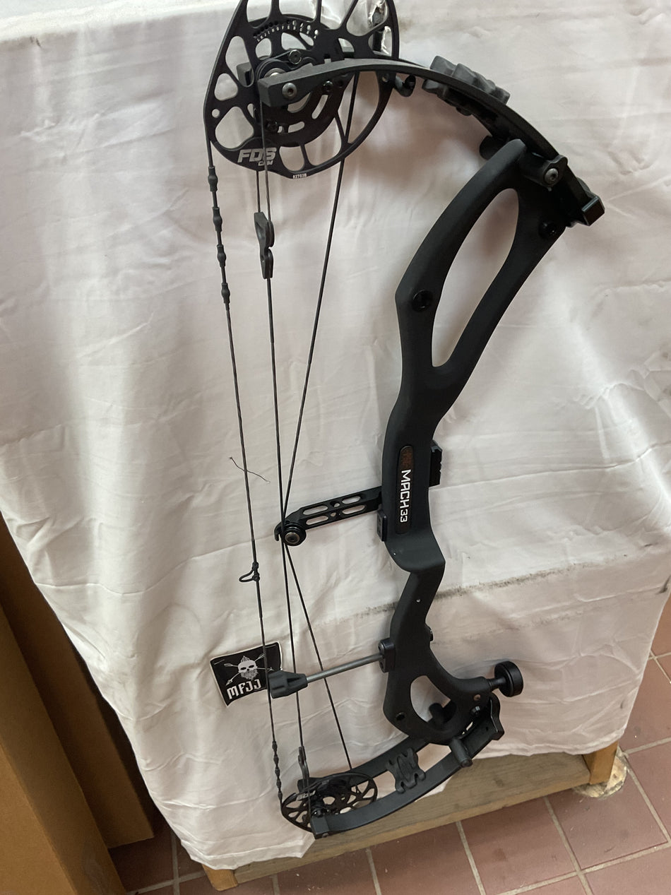 PSE MACH 33 FDS - LH/Black/70 - #PM33FDSLHB70 - 8 - USED BOW!!!