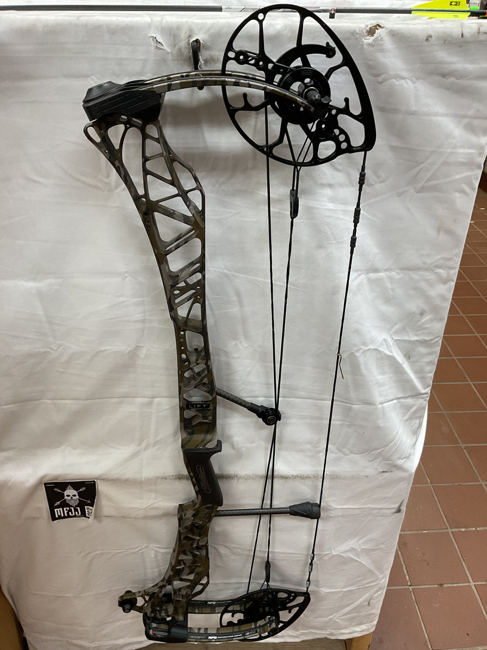 MATHEWS LIFT 33  - RH/Bottomland/55-80# - #ML33RHBTM5580 - 71 - USED BOW!!!