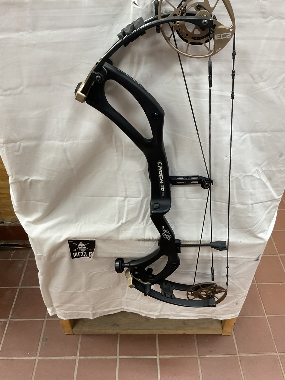 PSE NOCK 30 ES - RH/BLACK/80 - #PN30B80 - 4 - USED BOW!!!